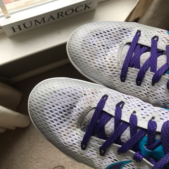 Kobe XI basketball 10M shoe 6/11/96 date wrong - Picture 8 of 8